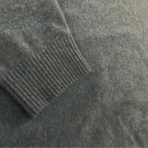 L.L.Bean Blue 100%  Cashmere Sweater Size Medium - Picture 4 of 8